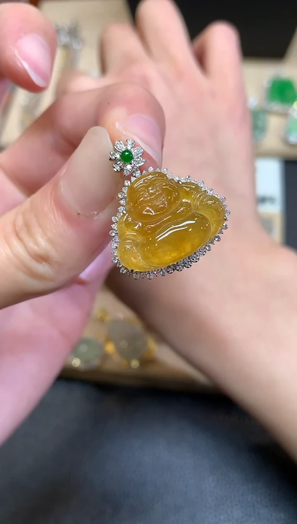 【闪购商品】翡翠颈饰18K金镶嵌佛公【无服务费】