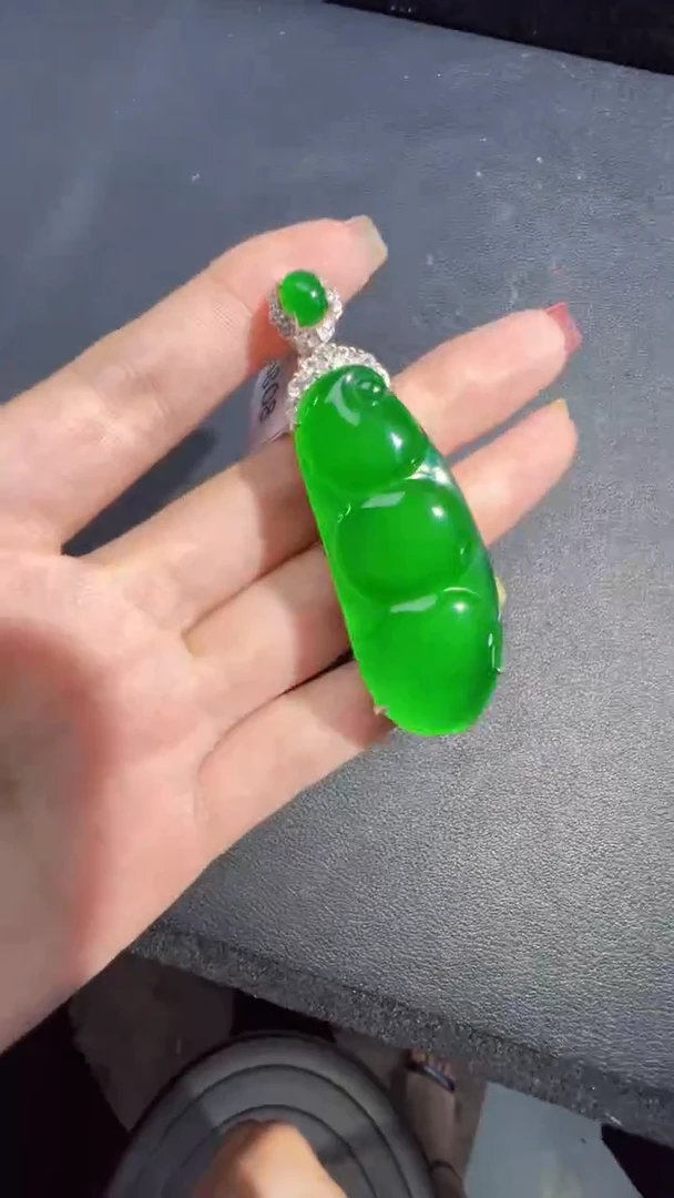 未镶嵌定制翡翠翡翠A货有轻微色差属于正常现象，豆子多样性发货1