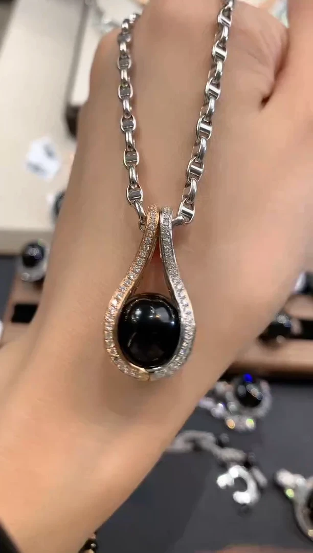 颈饰18K金镶嵌翡翠q99