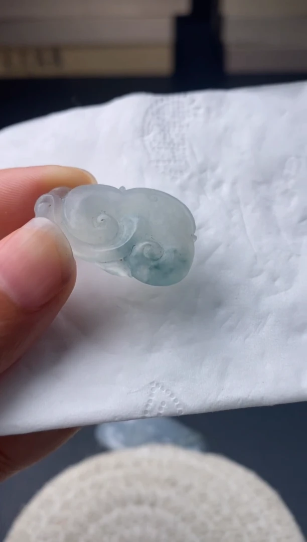 定制翡翠未镶嵌翡翠毛货多样性发其一