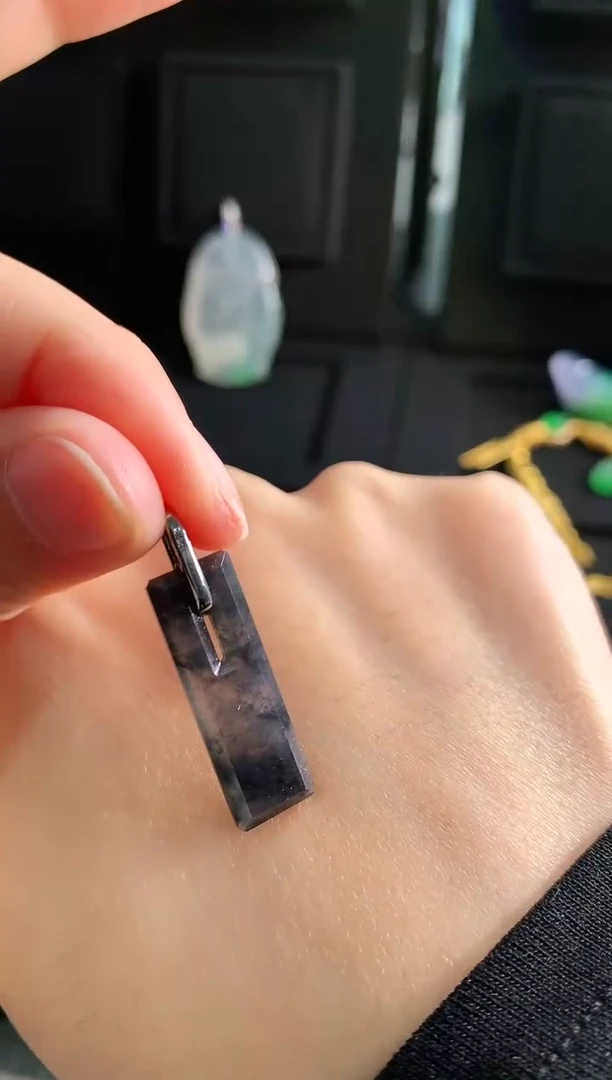 【闪购商品】翡翠颈饰18K金镶嵌吊坠