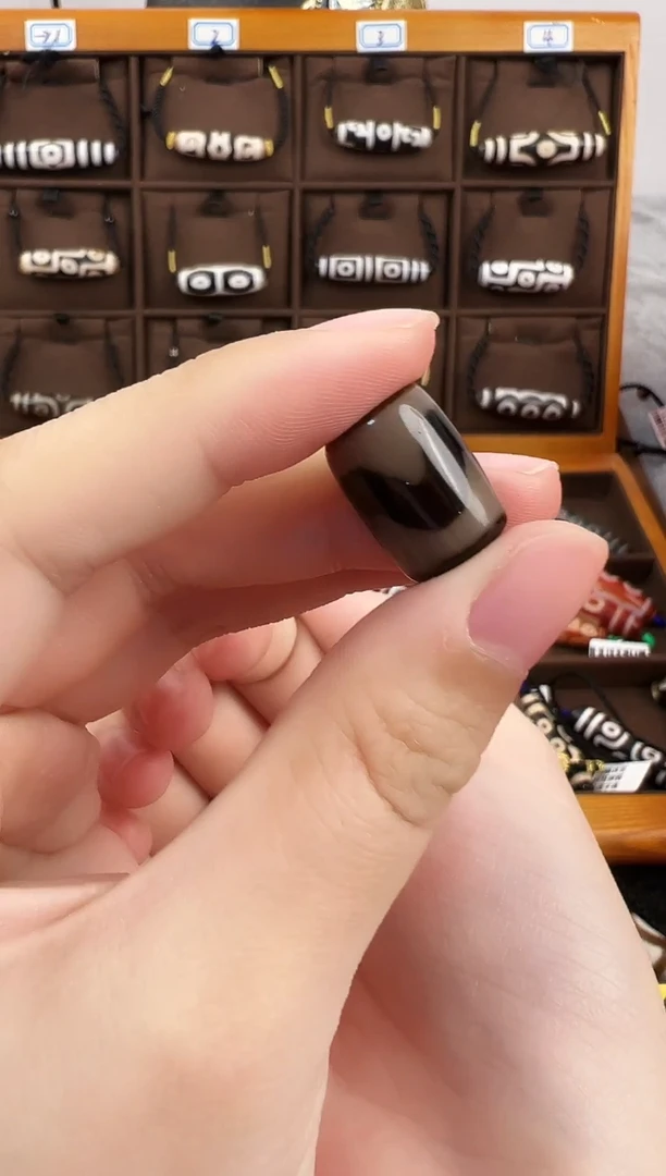 玛瑙/玉髓（覆膜）颈饰未镶嵌38微瑕随机发货