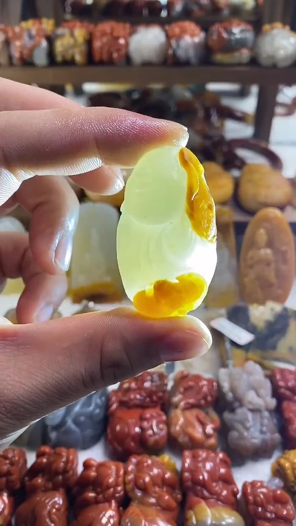 未镶嵌石英质玉（黄龙玉）吊坠(不含链)黄龙玉弥勒佛把件