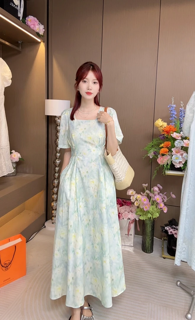 2025夏季新款法式碎花连衣裙女2025夏季新款收腰显瘦气质长裙子