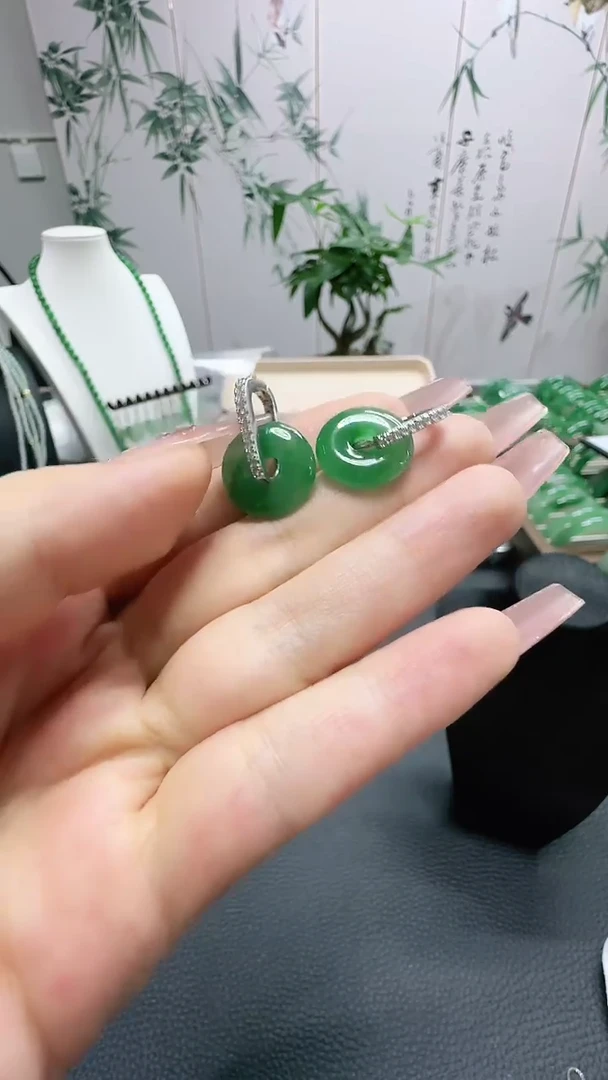 石英质玉（非洲翠）1未镶嵌8487