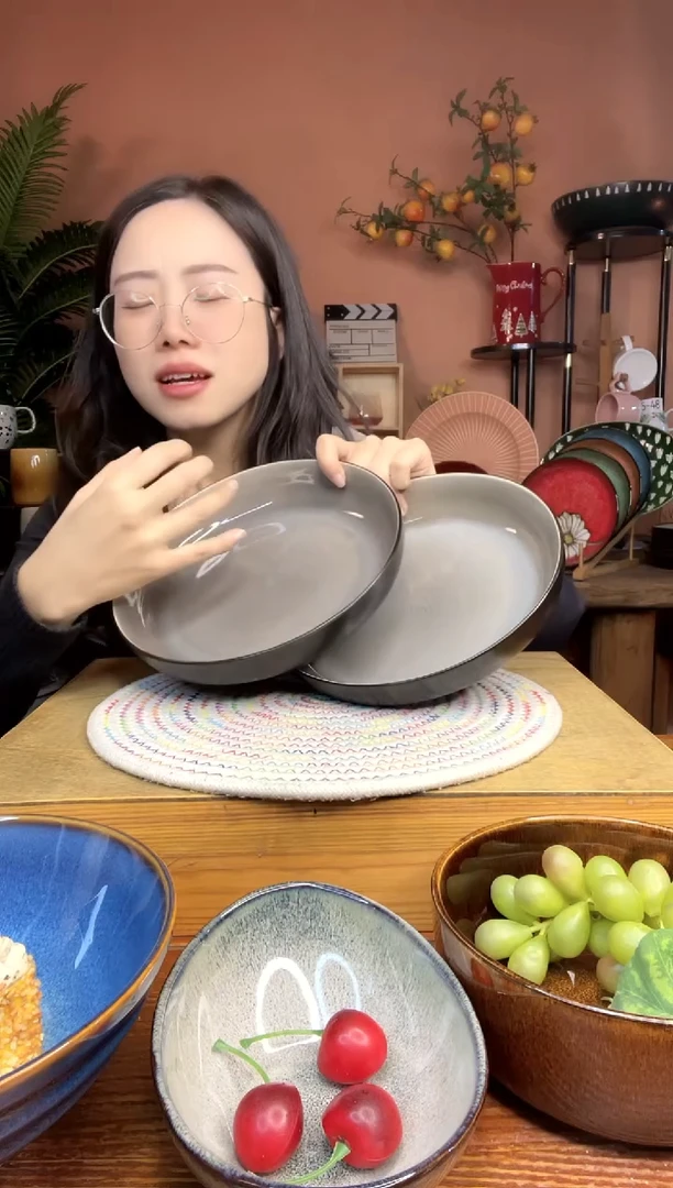 陶瓷8.6英寸深盘子 2件 微瑕疵