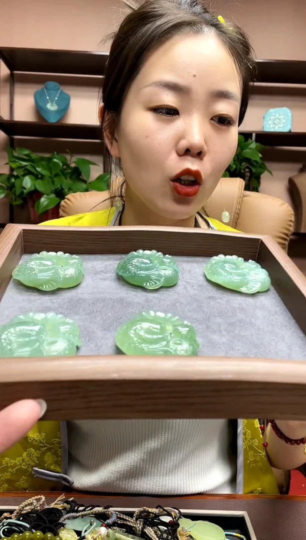 岫玉未镶嵌吊坠多样性发货其中发一