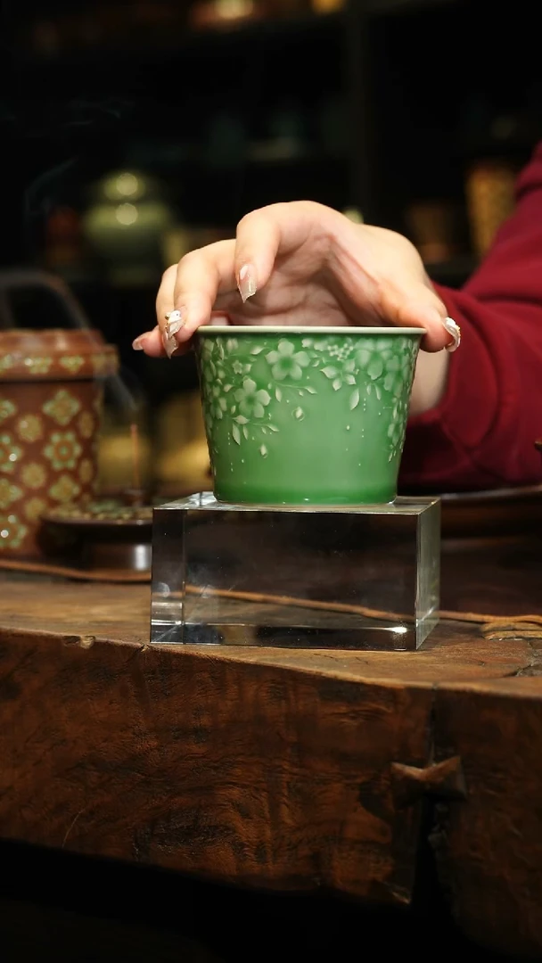 【闪购商品】瓷片李斌 梅子青 繁花猪口杯