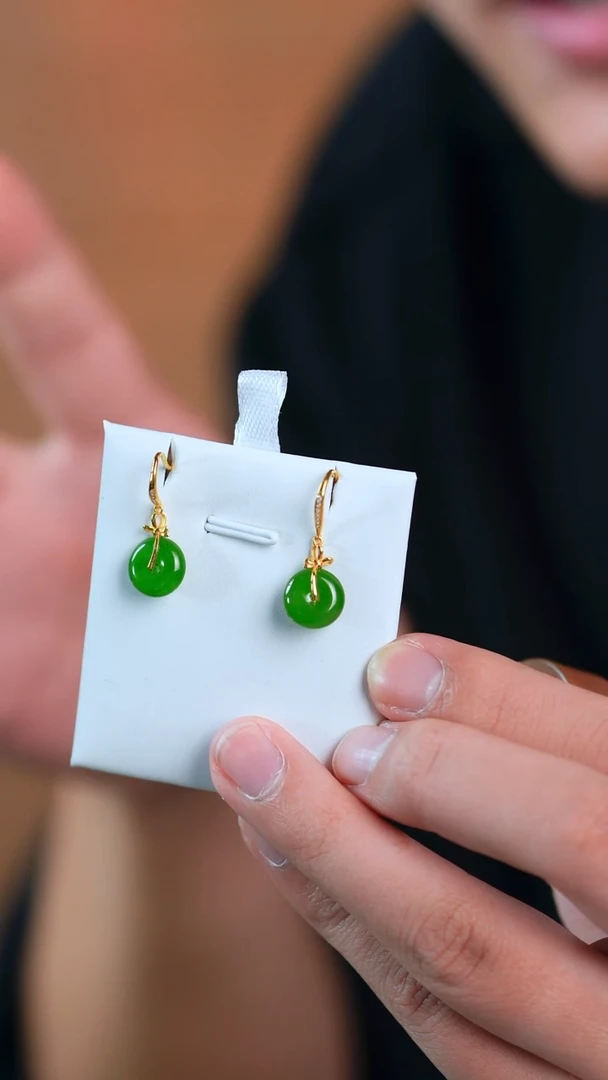 18K金镶嵌和田玉（碧玉）耳环平安扣耳钩款