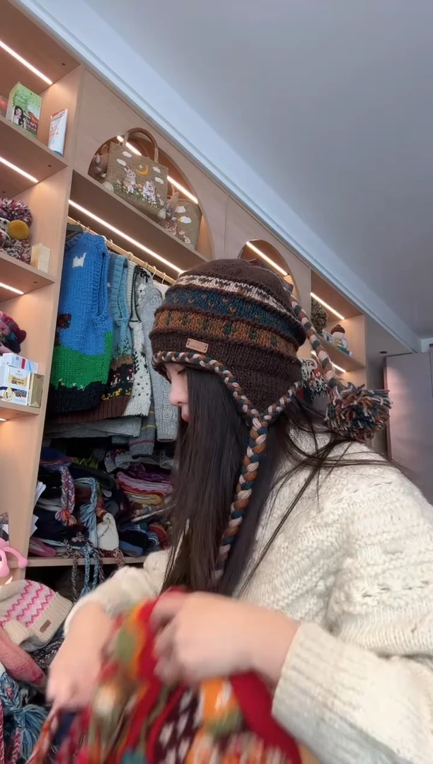 羊毛咖色大辫子帽
