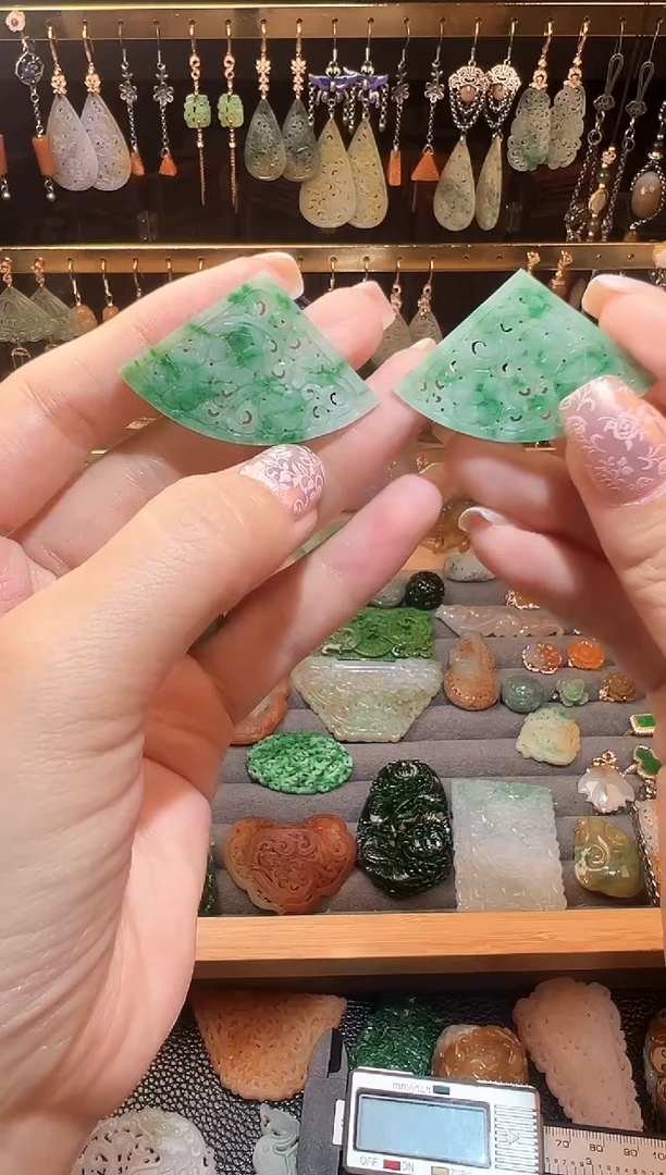 定制翡翠未镶嵌伶*翡翠