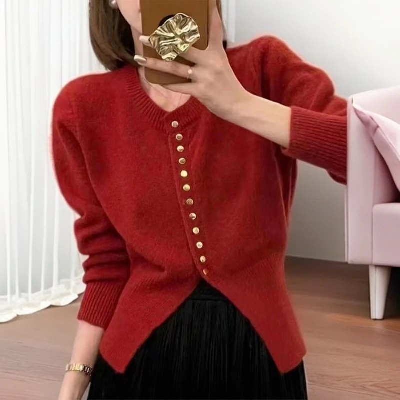 慵懒的覆古红色开襟绒毛衫夹克妇女秋冬设计小众感设计底针织上衣