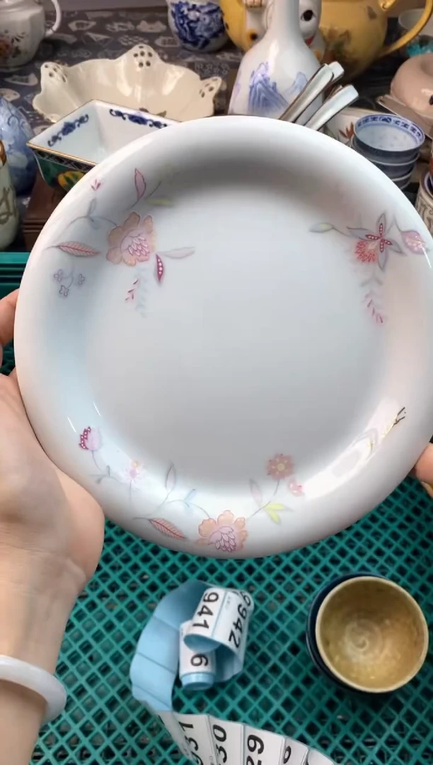 瓷片是****子( ⊙ o ⊙ )( ⊙ o ⊙ )