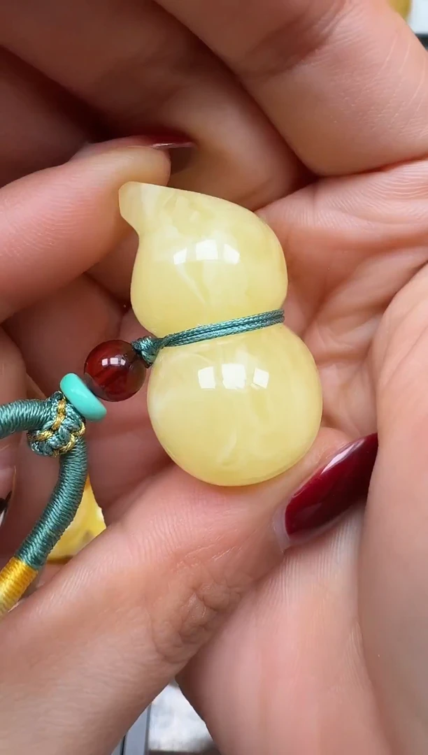 裸石琥珀未镶嵌如图