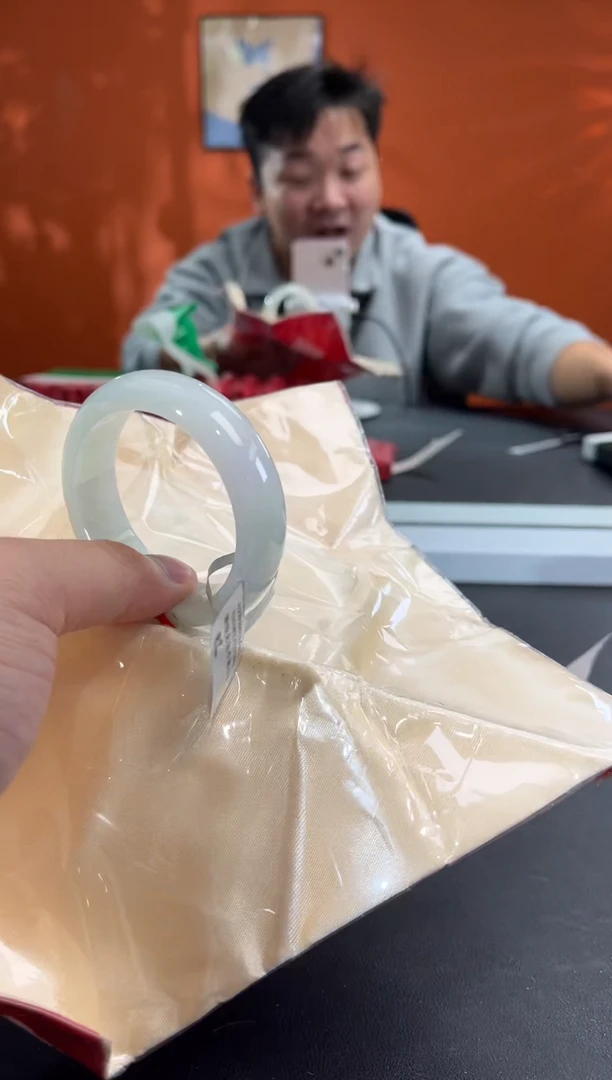 未镶嵌手镯翡翠50