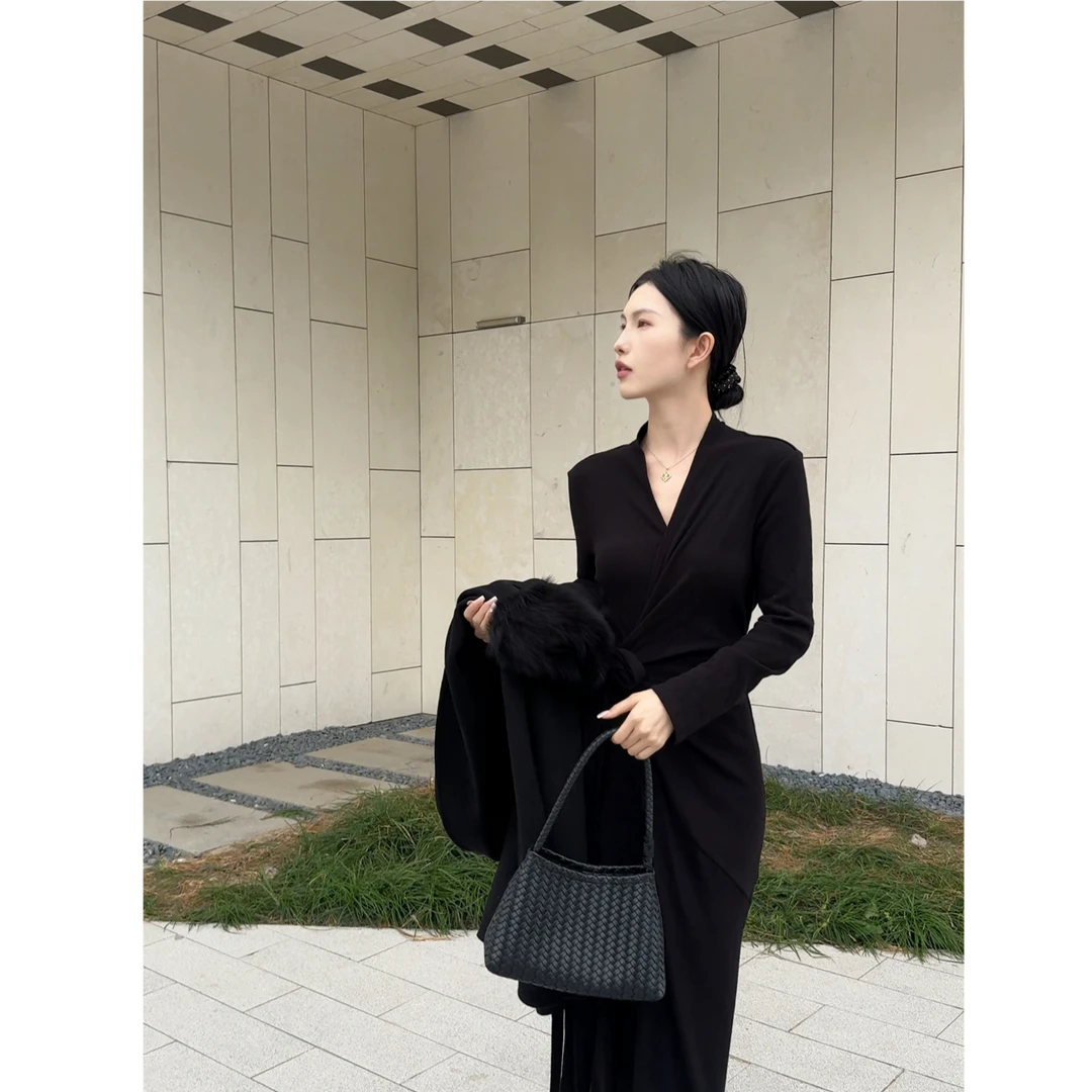 【沉默】设计感小众v领气质收腰显瘦百搭长袖连衣裙