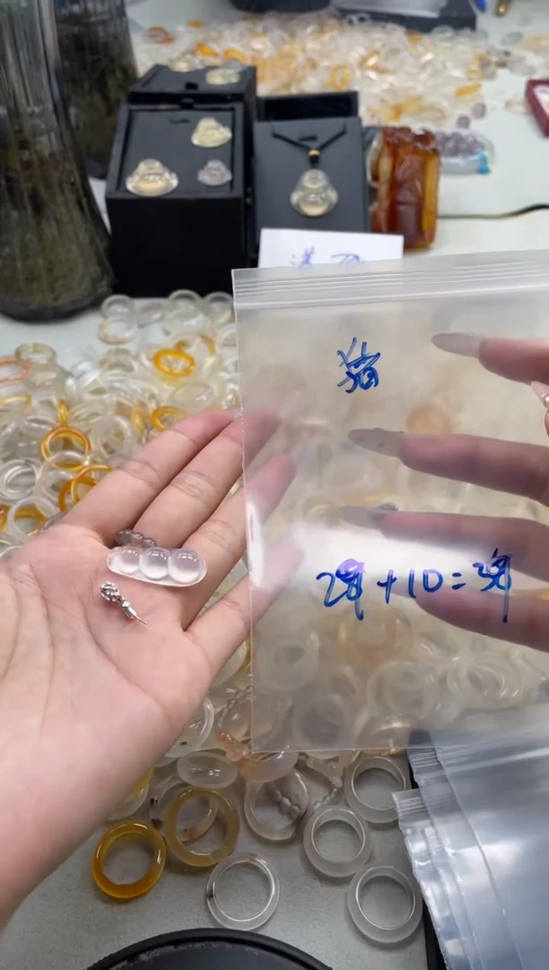 未镶嵌戒指玛瑙/玉髓猪***球猪