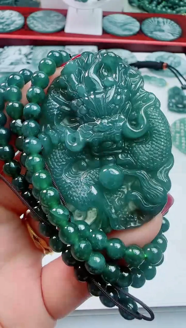 颈饰未镶嵌翡翠天然A货翡翠 多样性发其一