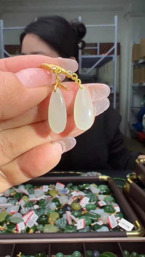 颈饰银S925镶嵌和田玉（多样性发货.发其一)12.30.01