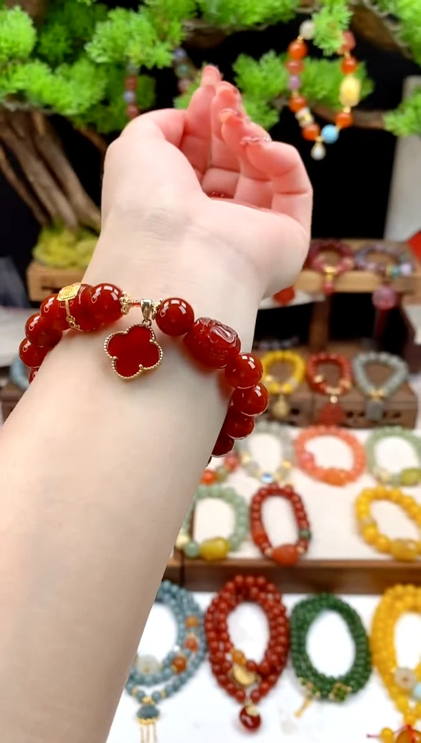 未镶嵌玛瑙手饰四叶草