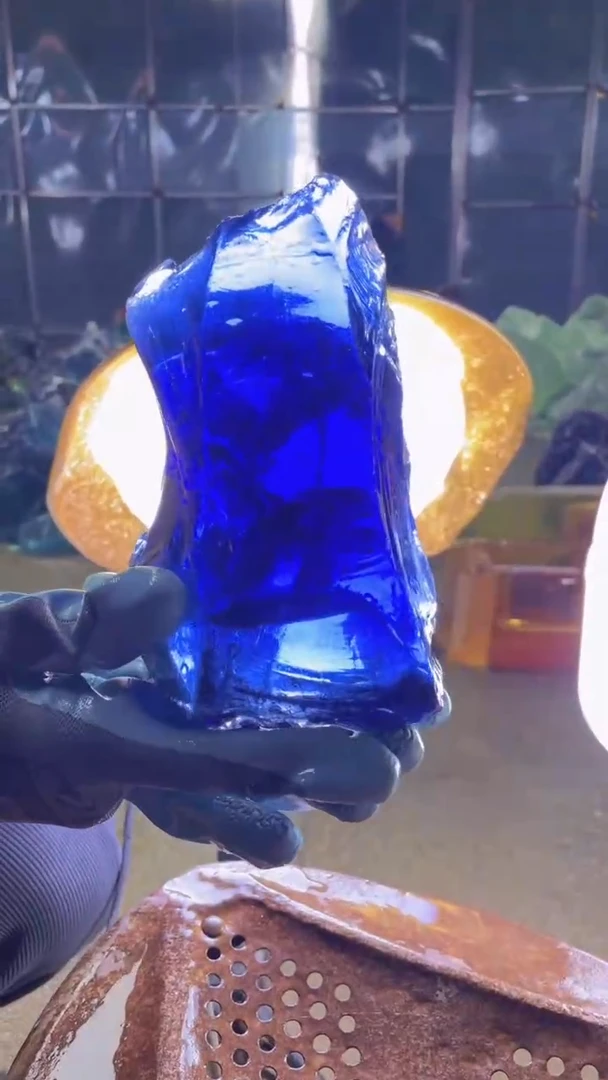 新疆五彩石石头。