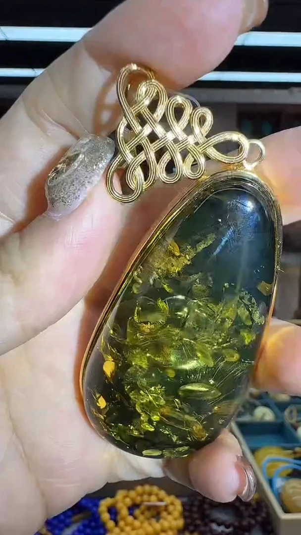 琥珀颈饰未镶嵌182秒拍号