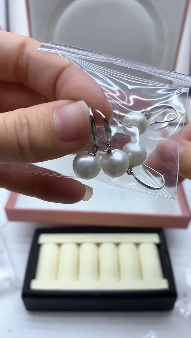 银S925镶嵌耳饰淡水珍珠多样性发其一