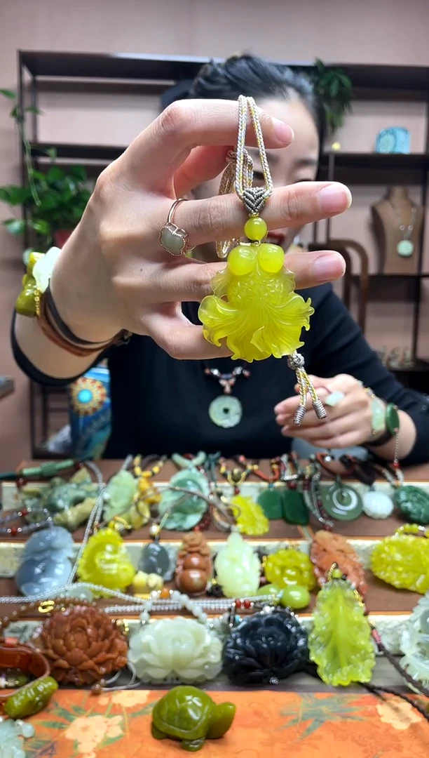 未镶嵌岫玉吊坠·