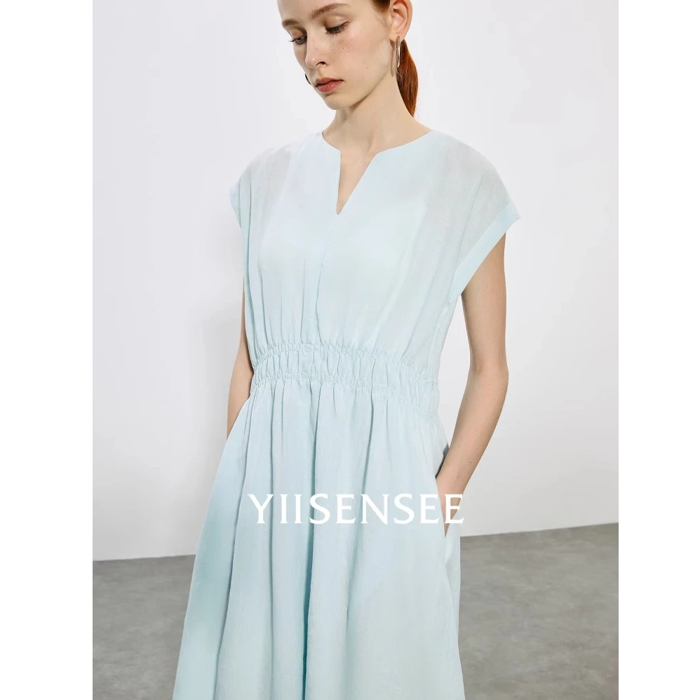 YIISENSEE逸识 通勤优雅气质苎麻捏褶收腰a字显瘦天丝连衣裙女夏