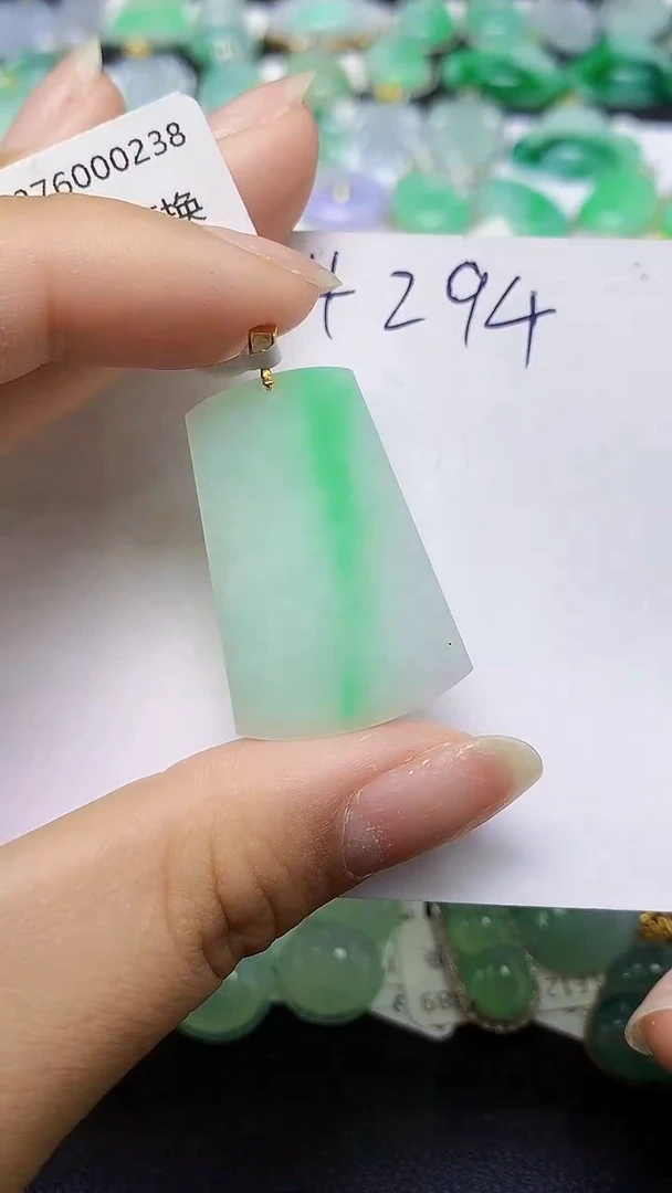 翡翠18K金镶嵌颈饰 天然缅甸翡翠A货