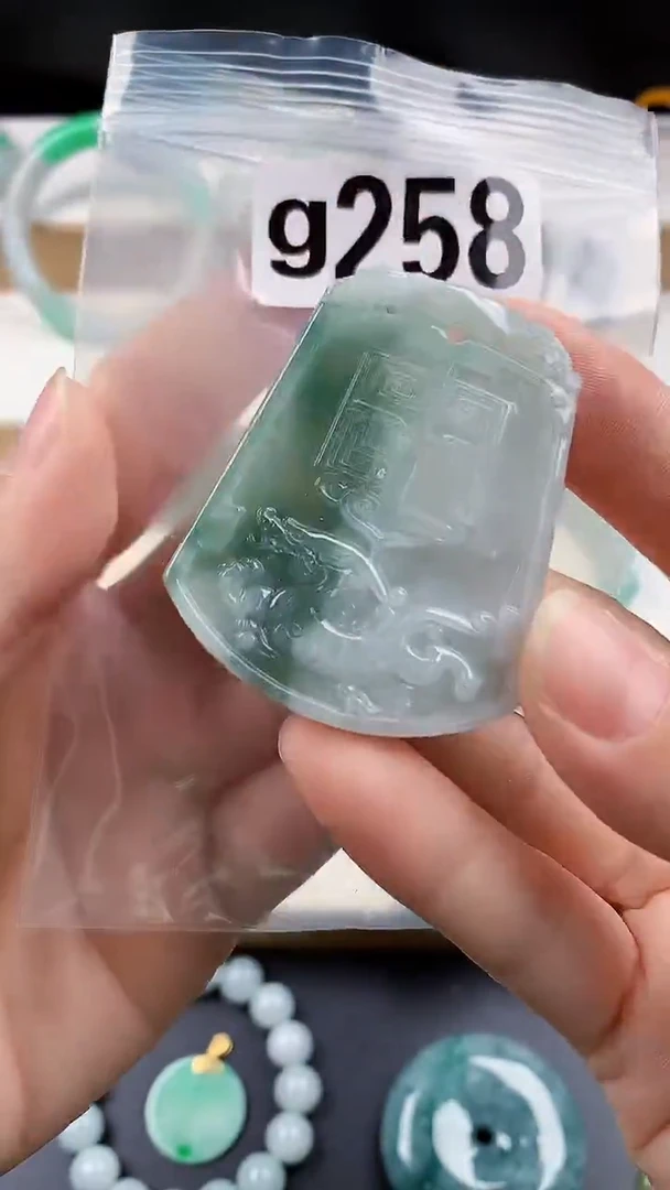 颈饰未镶嵌翡翠天然翡翠吊坠挂件