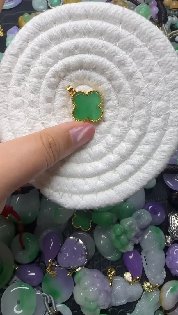 颈饰未镶嵌翡翠缅甸翡翠吊坠