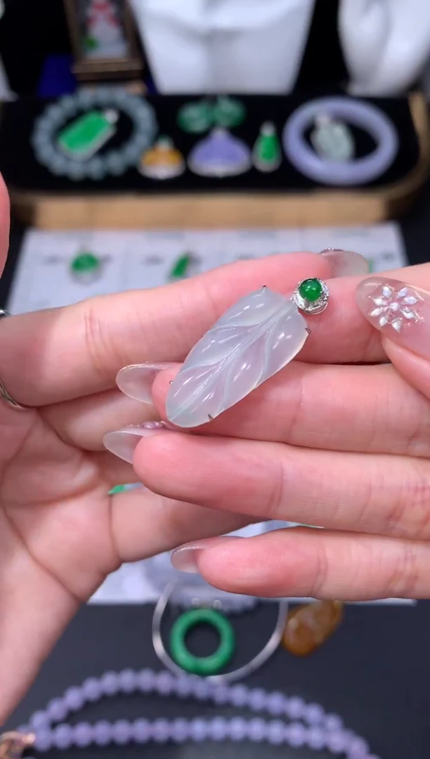 18K金镶嵌定制翡翠48小时鉴赏期 退货不扣服务费