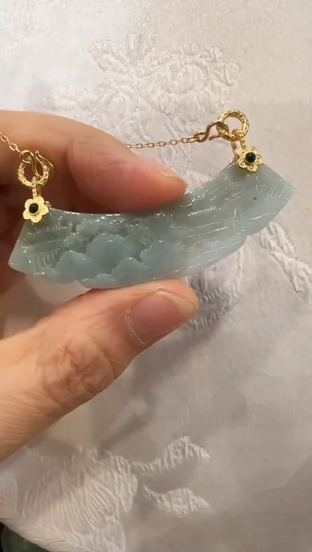 翡翠未镶嵌颈饰国风