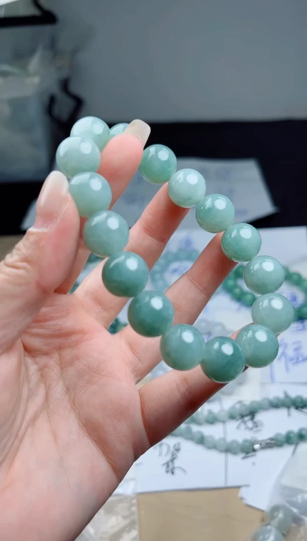 定制翡翠未镶嵌珠串