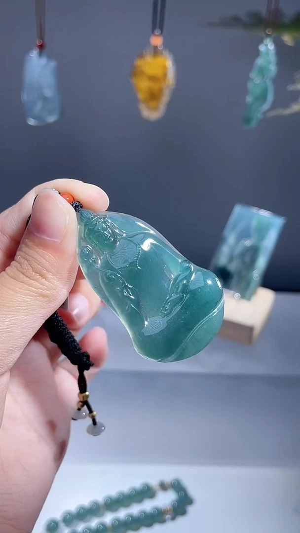 颈饰未镶嵌翡翠观音