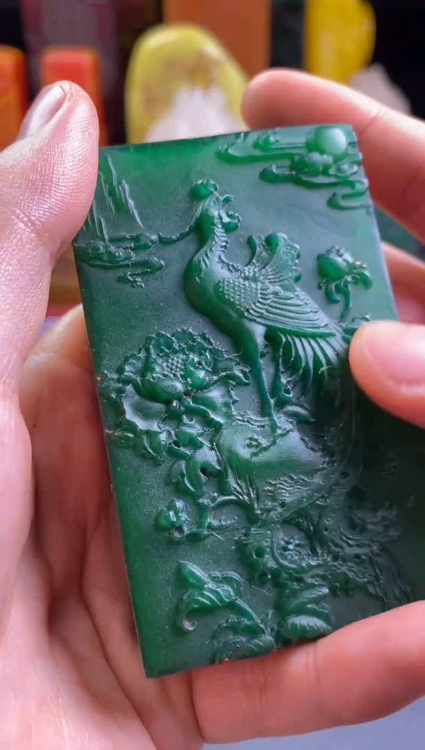 寿山石印石绝绿凤凰大手牌