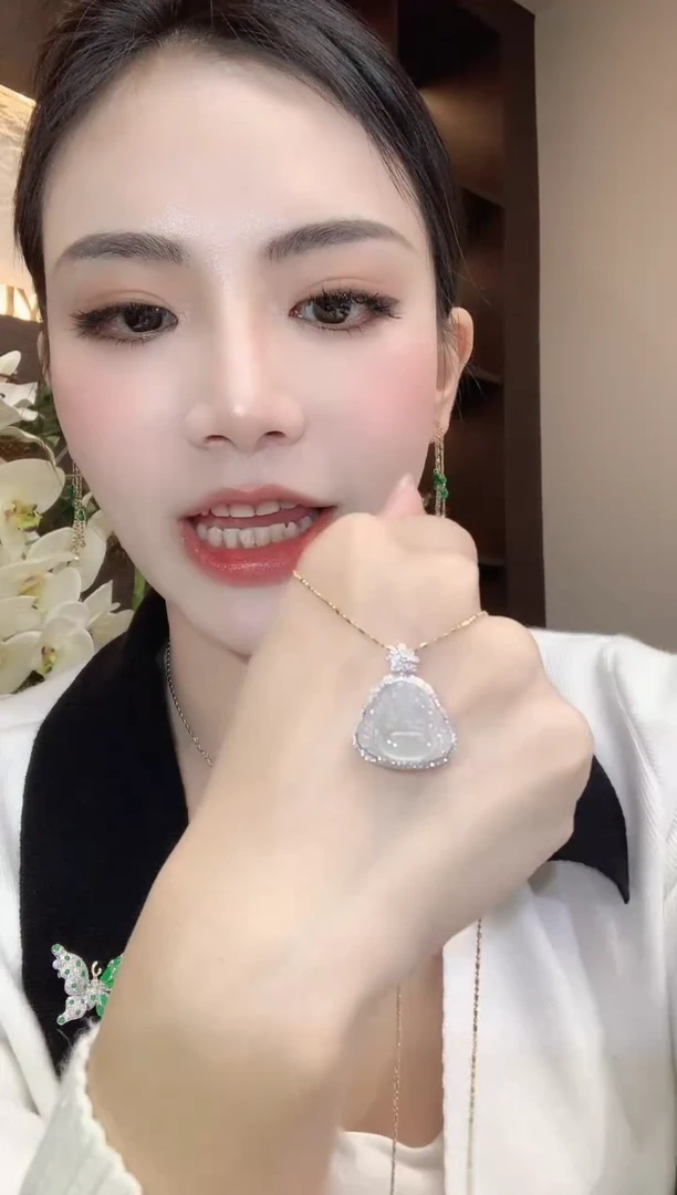 吊坠(不含链)18K金镶嵌翡翠A31