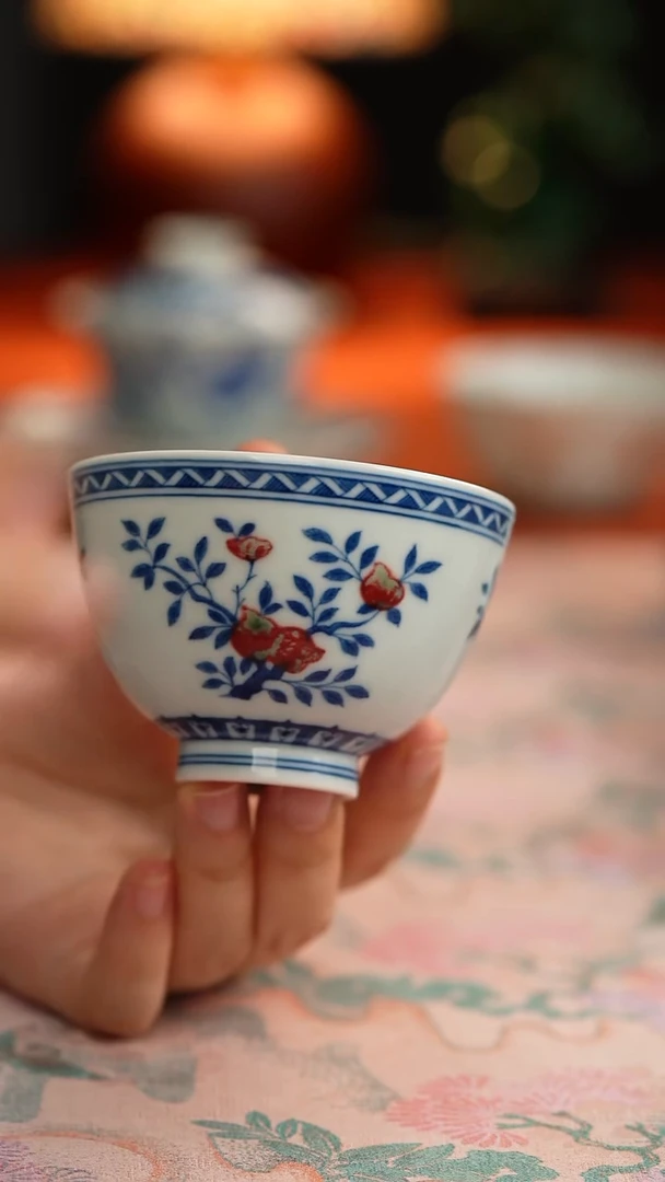 张哈哈陶瓷青花釉里红三多杯