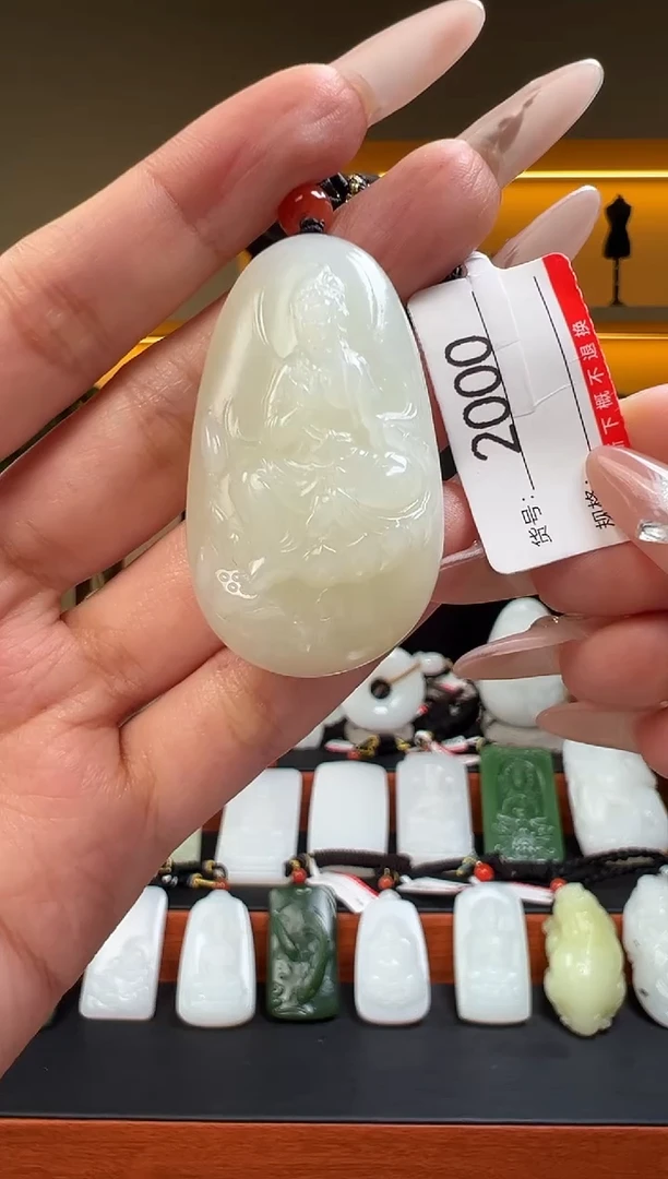 颈饰未镶嵌和田玉1