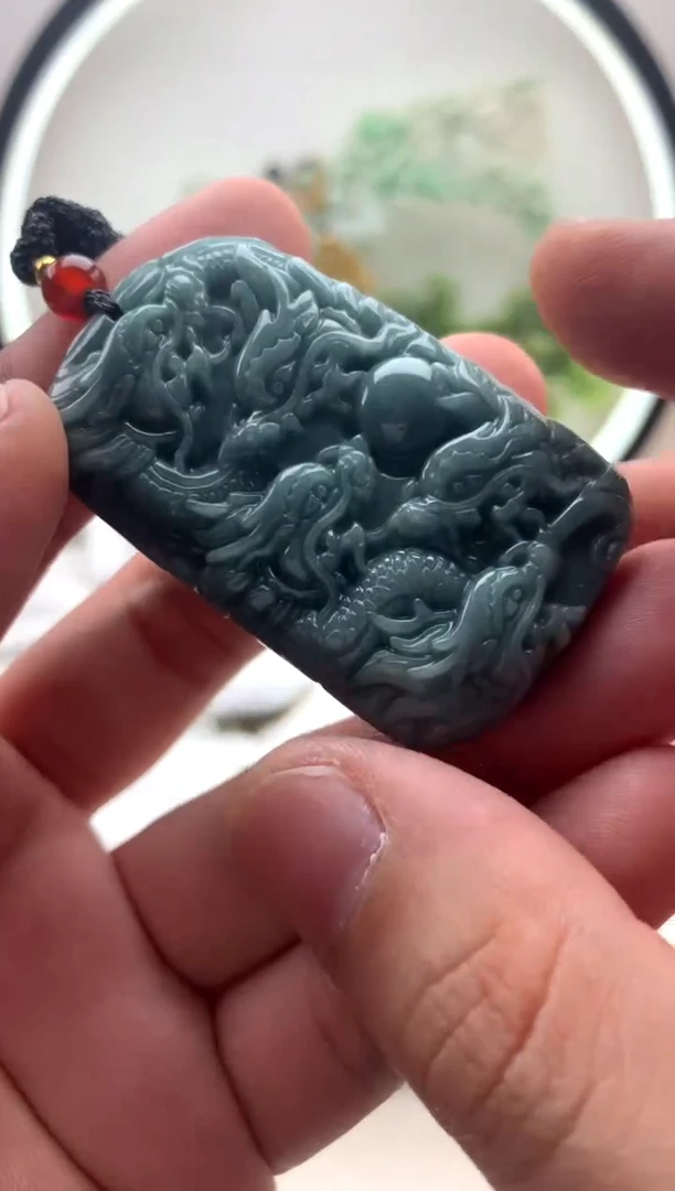 颈饰未镶嵌翡翠九龙牌