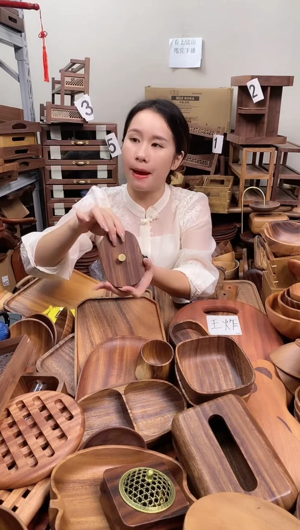 木 南美胡桃木带盖牙线盒