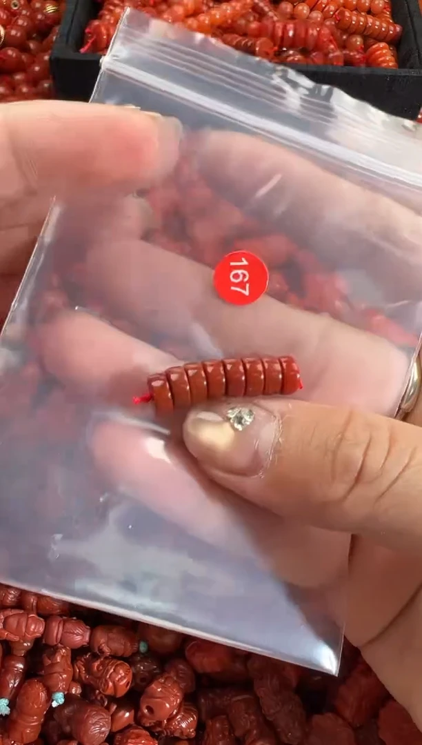 南红玛瑙未镶嵌颈饰1