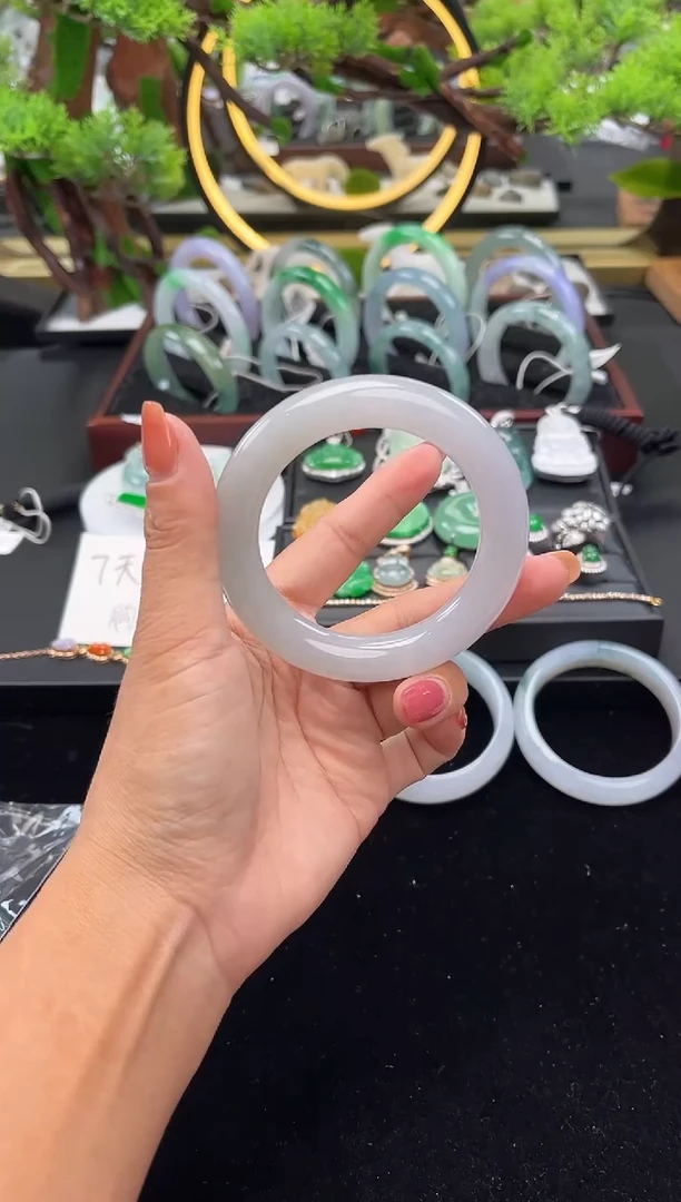 未镶嵌手镯翡翠手镯