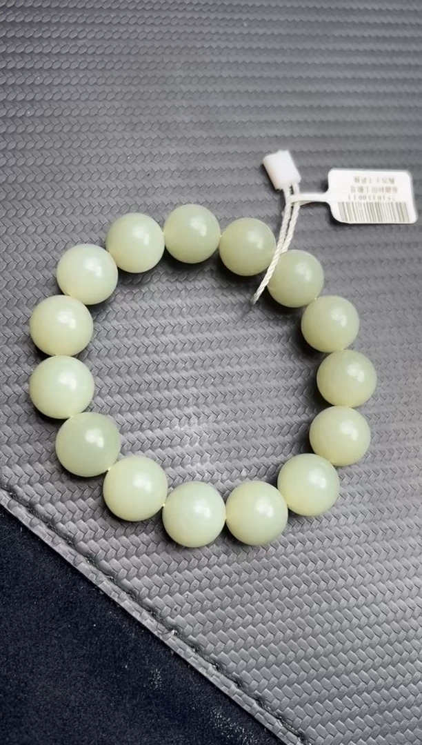 未镶嵌手串和田玉且末近矿微色差卡圆珠手串