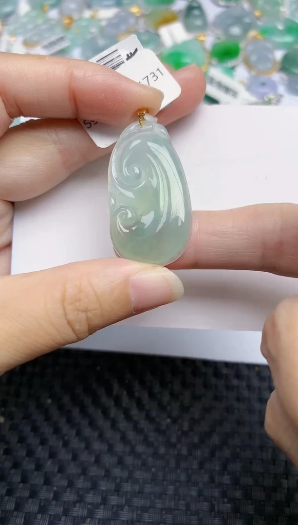 翡翠18K金镶嵌颈饰天然A货翡翠
