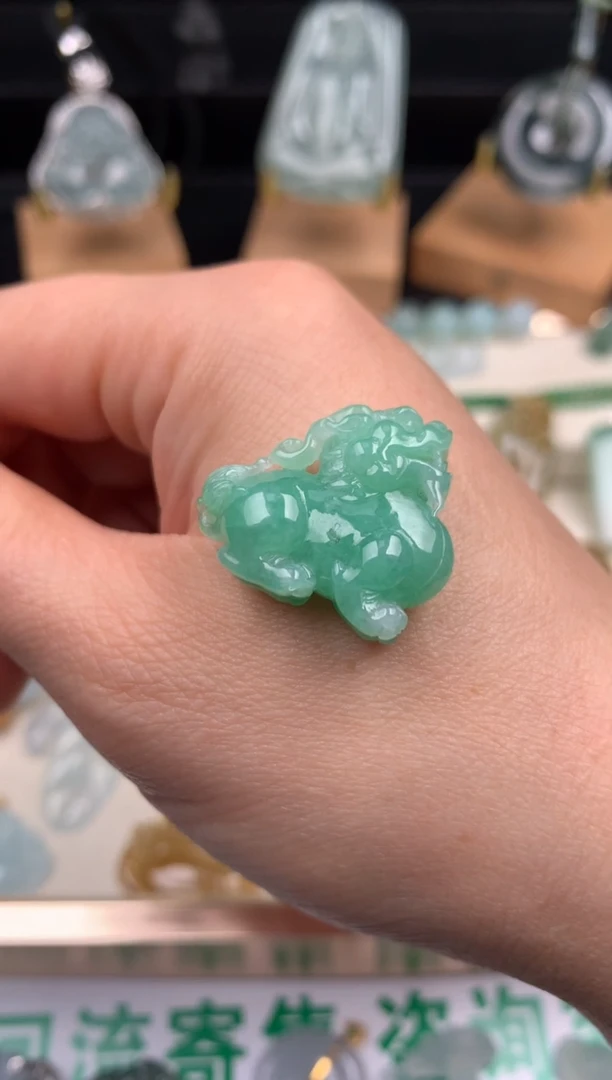 吊坠(不含链)未镶嵌翡翠吊坠
