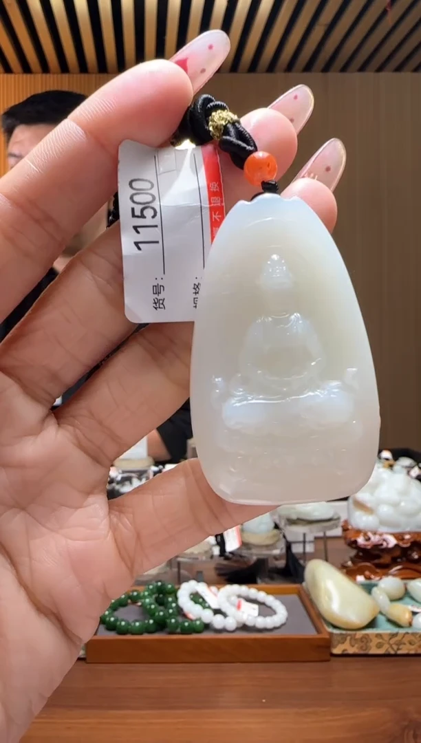 颈饰未镶嵌和田玉1