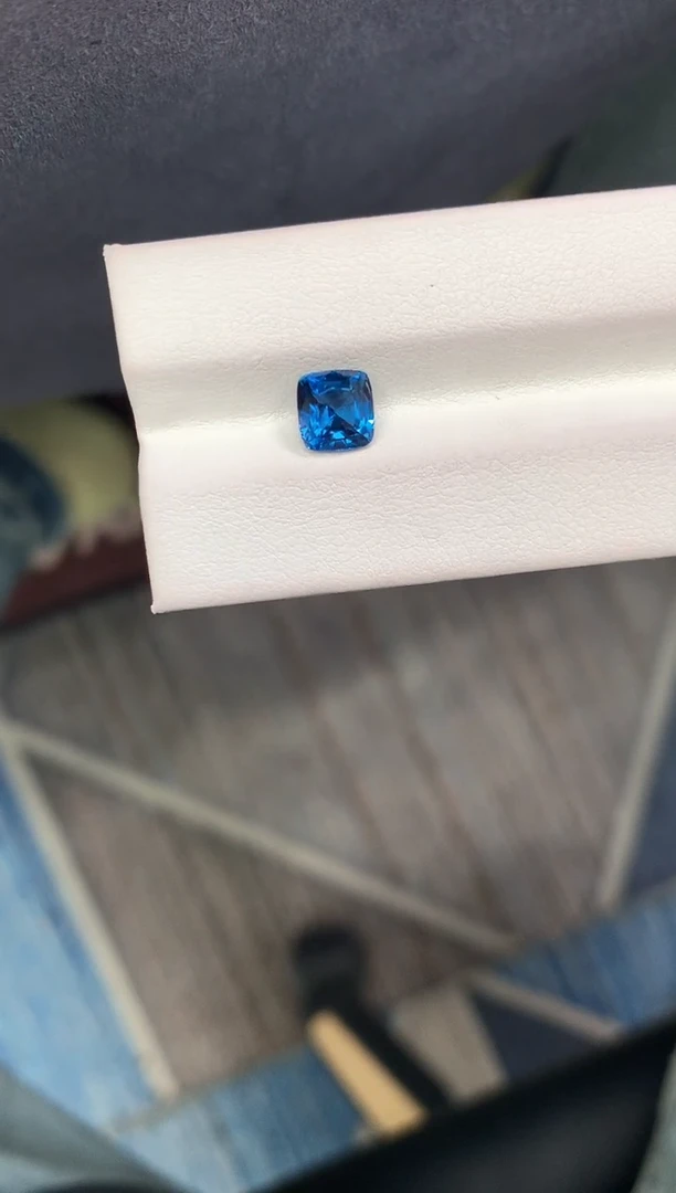 裸石未镶嵌尖晶石1.53克拉钴尖晶