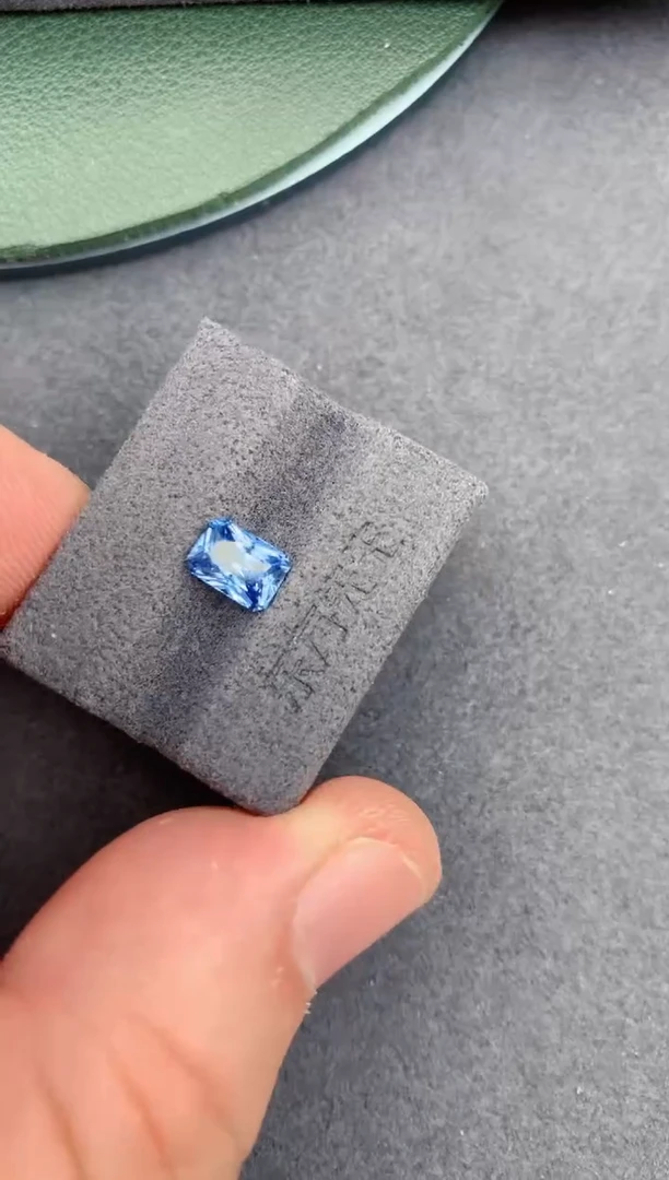 未镶嵌裸石定制蓝宝石1.17ct 无烧矢车菊蓝宝石 定制